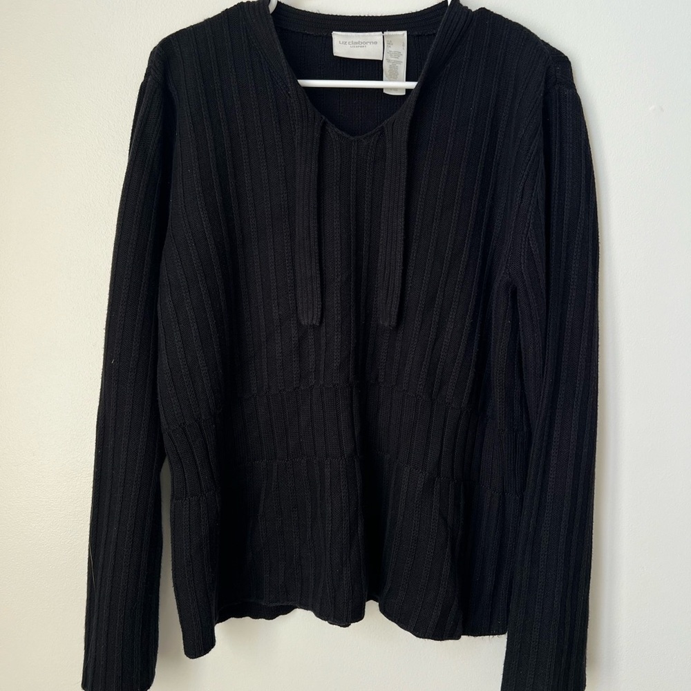 Timeless Liz Claiborne Black Knit Top – Fitted Waist, Ribbed Texture (Size L)